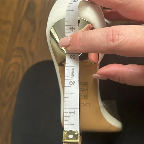 Aldo White Elegant Pointed-Toe Heels - Picture 5 of 7